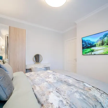 Bliss Land Luxury Apartment Gura Humorului